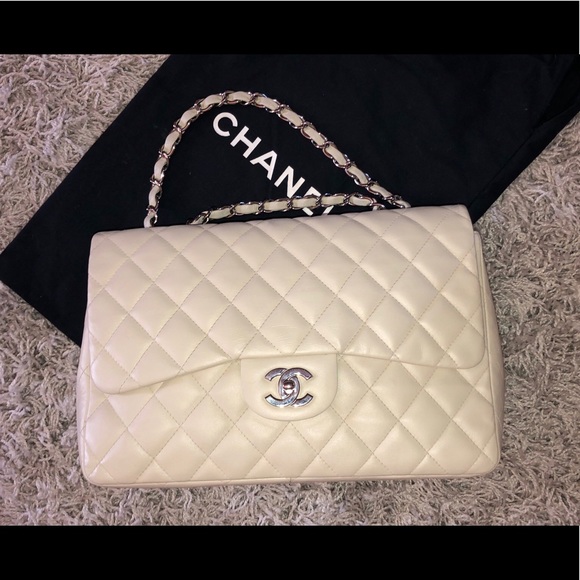 chanel pearl classic flap bag